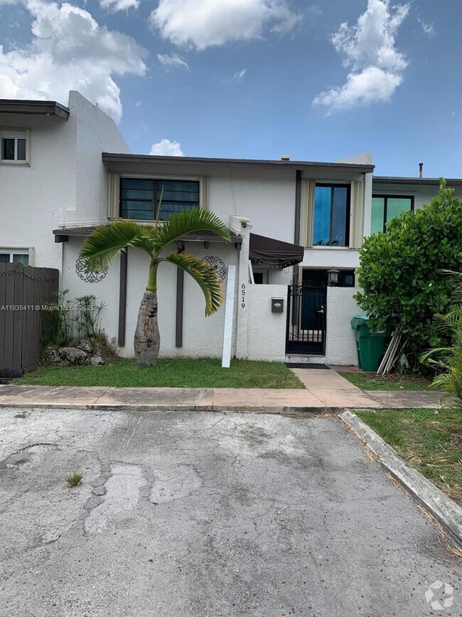 Building Photo - 6519 SW 114th Ave