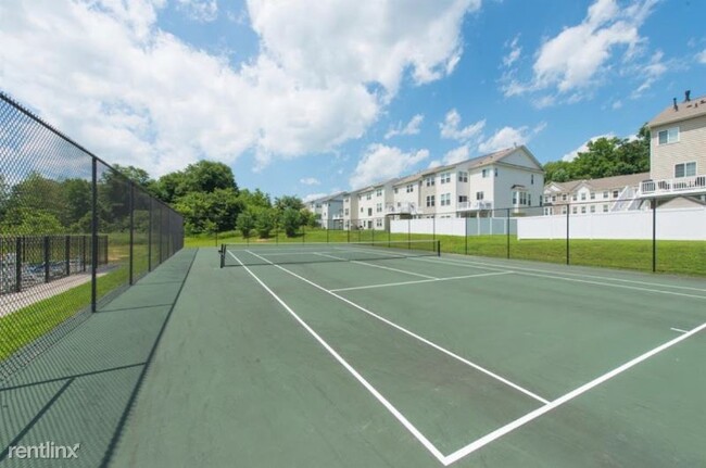 Building Photo - 3 br, 2.5 bath Townhome - 186 Mohegan drive