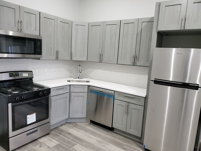 Foto del edificio - 370 Forrest St