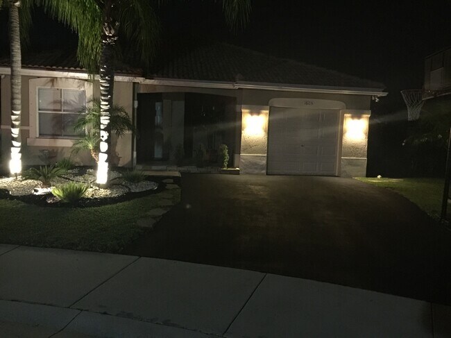 Foto del edificio - 1625 Orion Ln