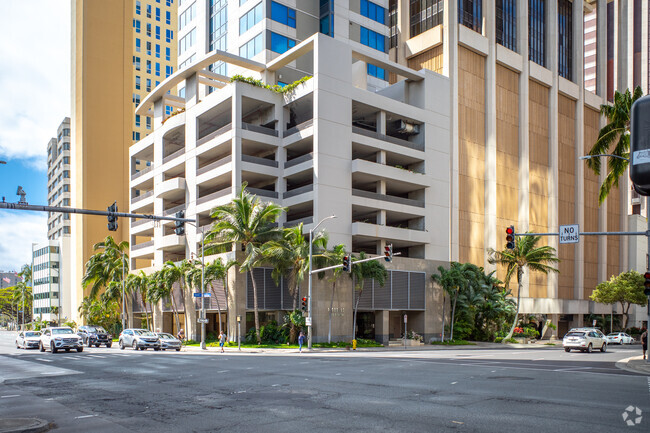 Building Photo - Pinnacle Honolulu