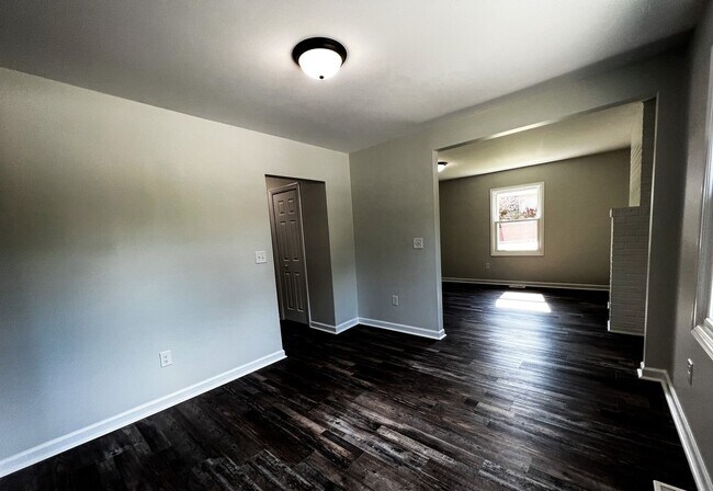 Foto del edificio - Brand New High Point 2 Bed, 1 Bath with Bo...
