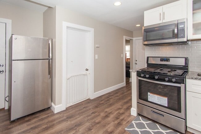 Building Photo - 150 Maverick St