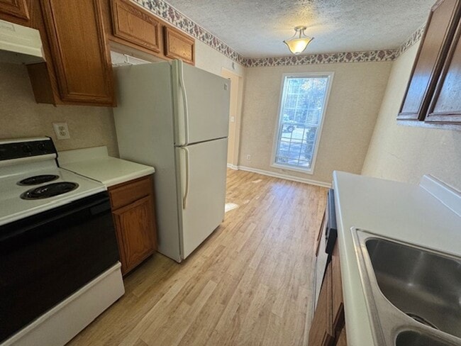 Foto del edificio - 135 Ridgefield Dr