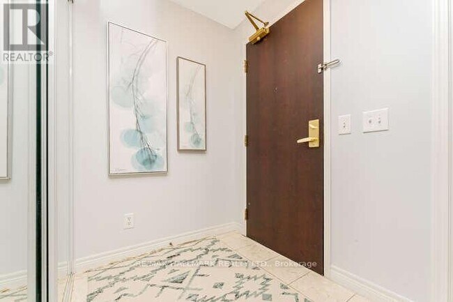 Photo du bâtiment - 30 Grand Trunk Crescent