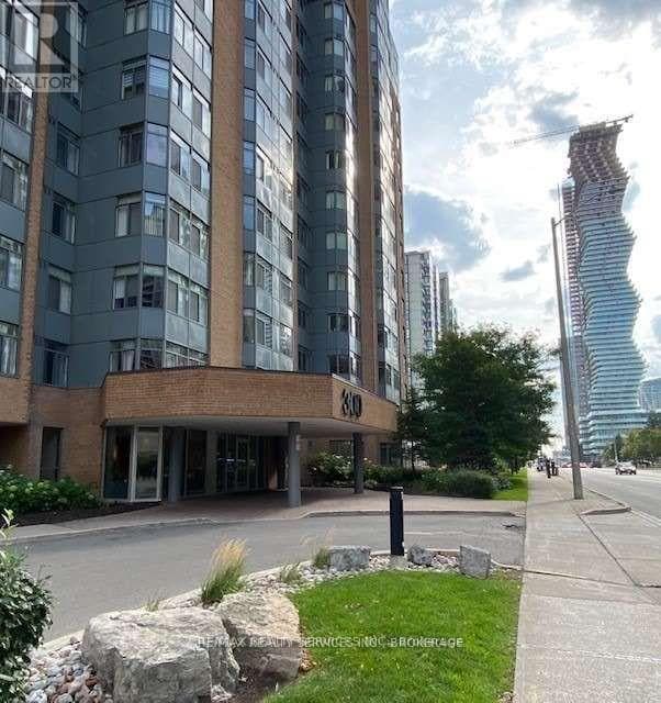Building Photo - 300-300 Webb Dr