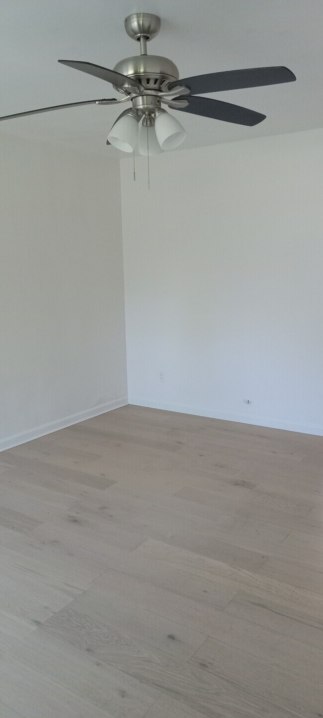 Foto del edificio - 4230 Beverly Ave