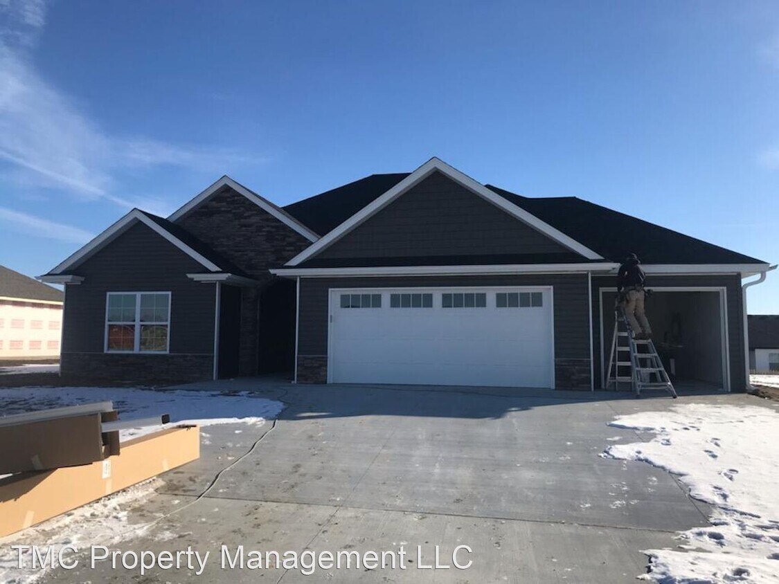 Primary Photo - 3 br, 2 bath House - 15250 Regiment Dr.