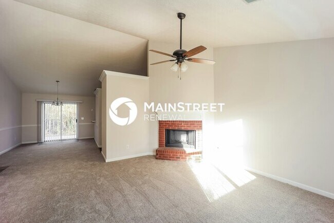 Foto del edificio - 3 Bedroom Pet-Friendly Home in Hampton, GA with Main Street Renewal