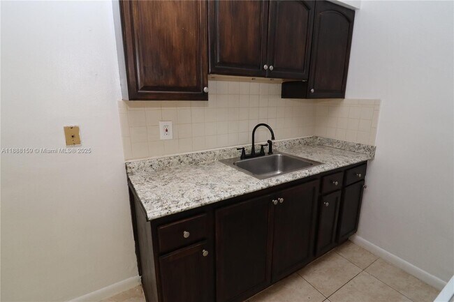 Foto del edificio - 1708 N 16th Ave