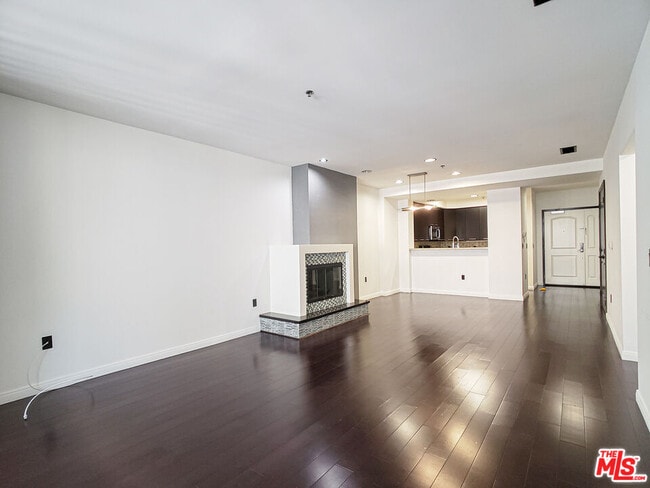 Building Photo - 520 S Kingsley Dr