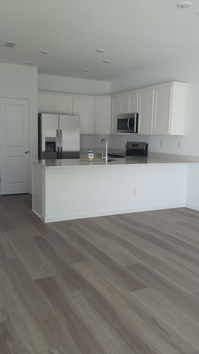 Foto del edificio - 550 Holly Lakes Dr