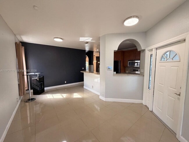 Building Photo - 2804 NW 7th Ct