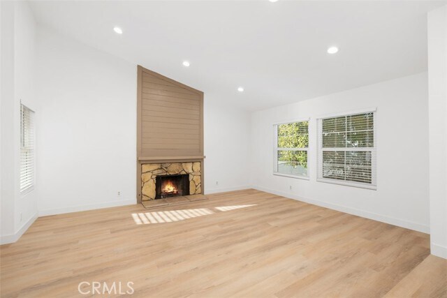 Building Photo - 2 Porter