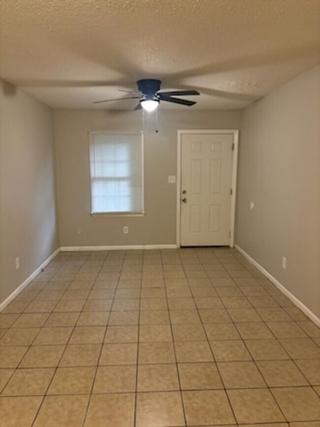 Foto del edificio - 211 8th Ave Dr SE