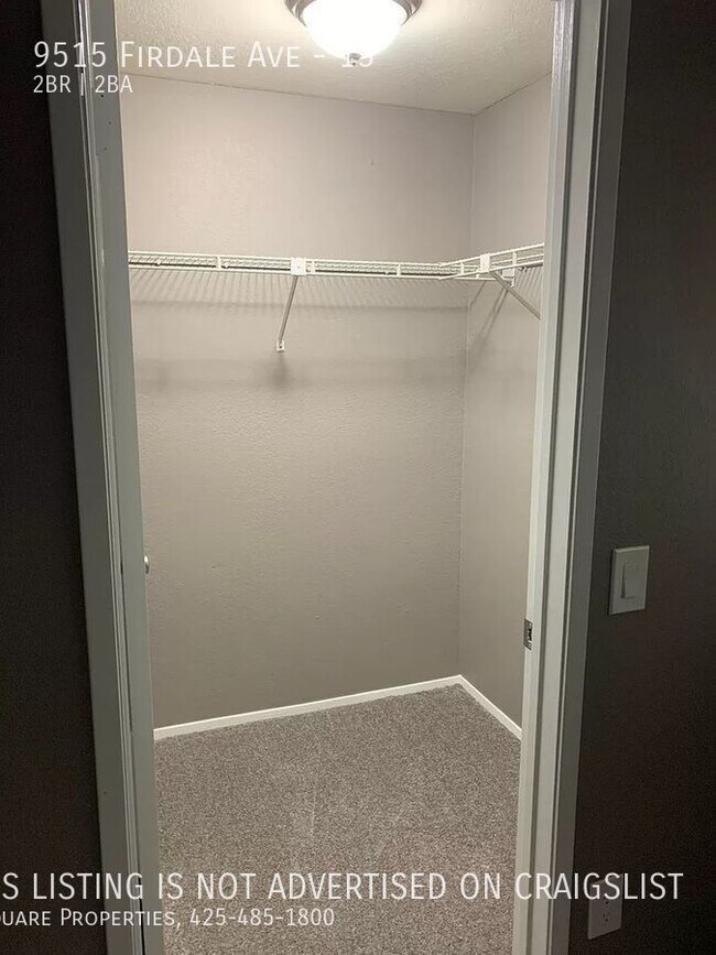 Building Photo - Available Now! Updated Townhomes in Edmond...