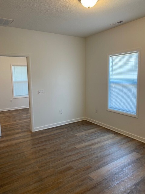 Foto del edificio - 3515 Lower Huntington Rd