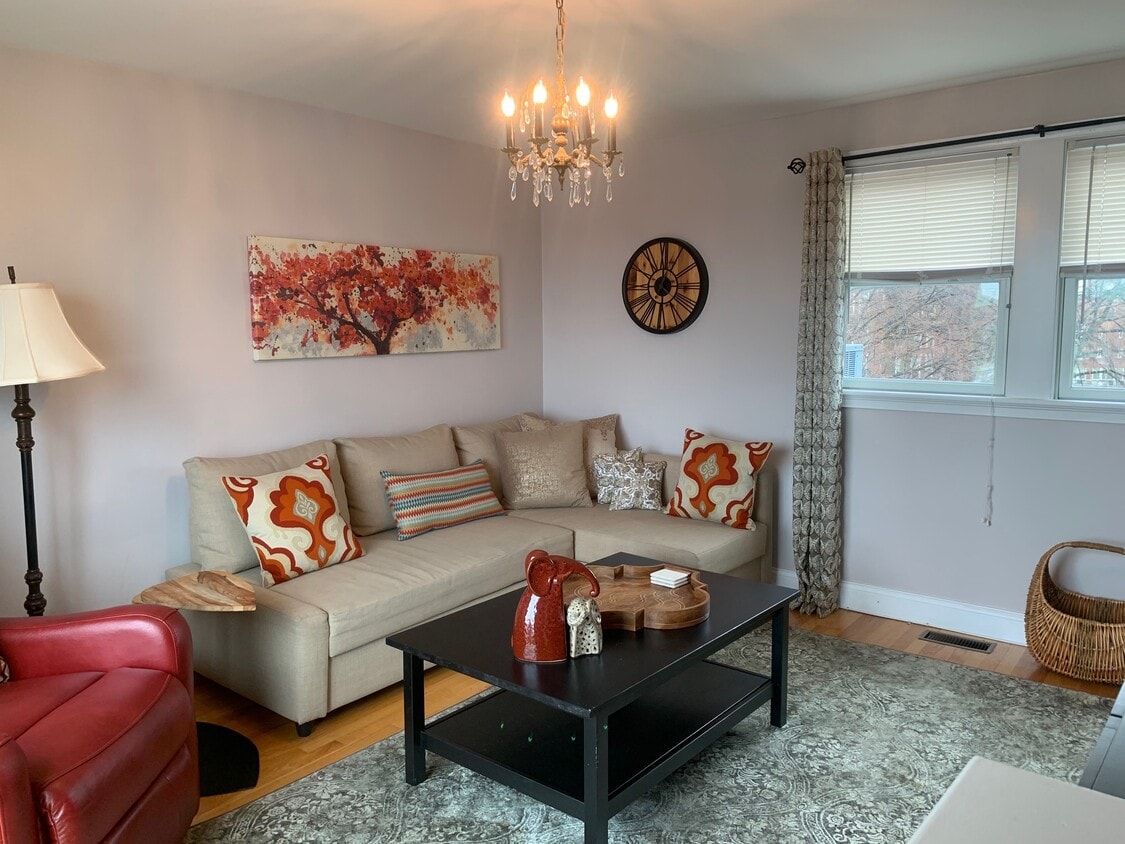 Primary Photo - 4 N Hudson St