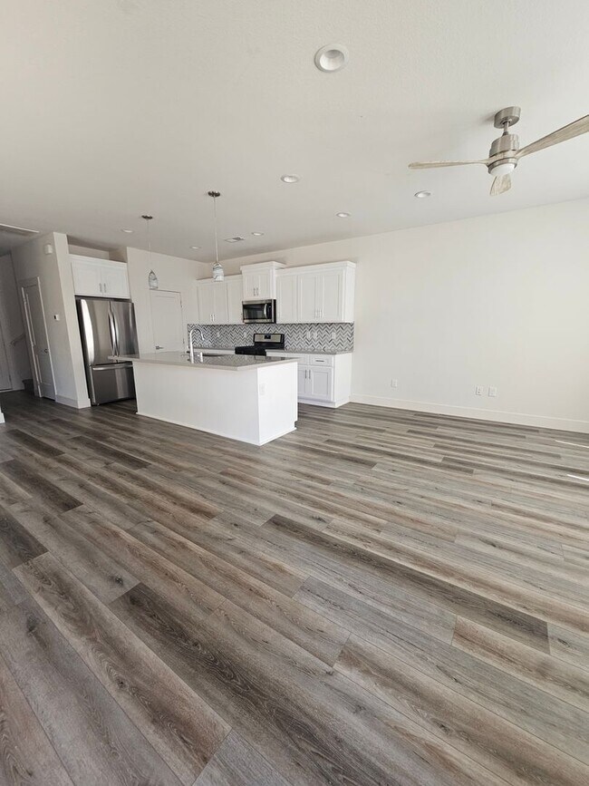 Foto del edificio - New 2022 Home on Little Lane