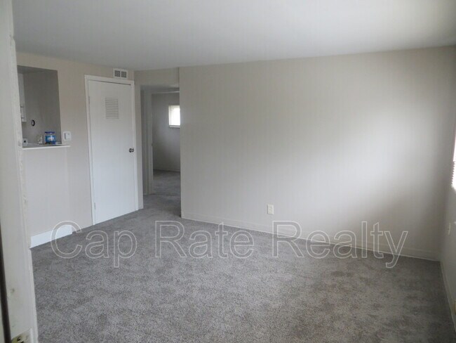 Building Photo - 3622 Cushing Dr