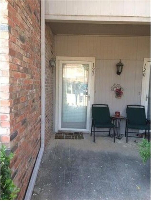 Primary Photo - 2740 Silver Creek Dr.