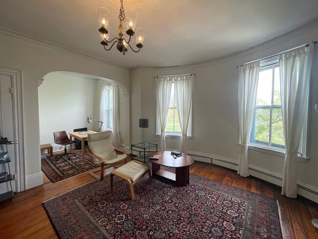 Foto del edificio - 811 E Broadway