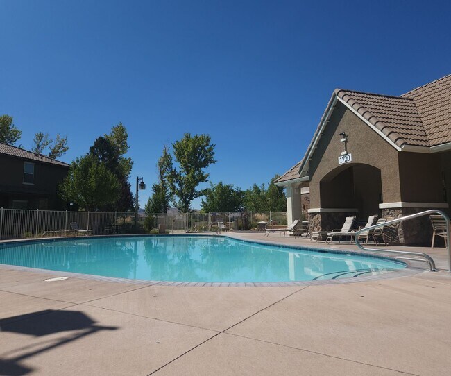 Foto del edificio - Beautiful townhouse in South Reno
