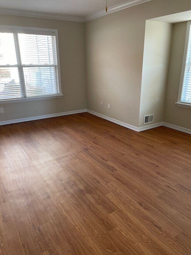 Greenview Gardens Apartments in Bay Shore, NY