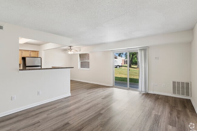 The Hawk 1BR, 1BA - 760SF - Living Room - The Landings