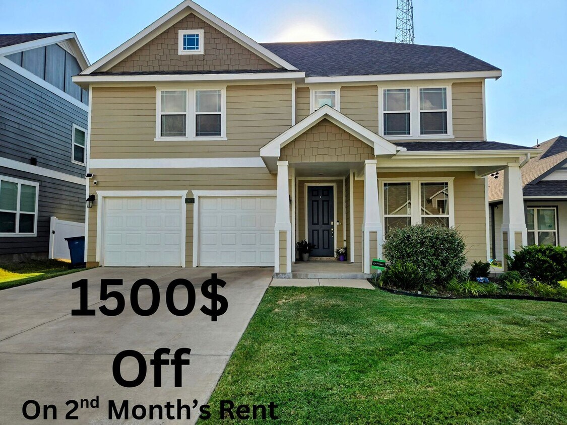 Foto principal - Elegant 5BD/4BA Home with Oversized Backyard in Prime Providence Village Location