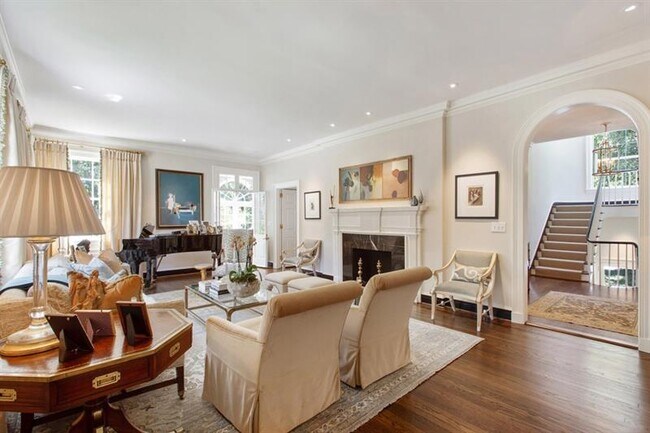 Foto del edificio - 14 W Andrews Dr NW
