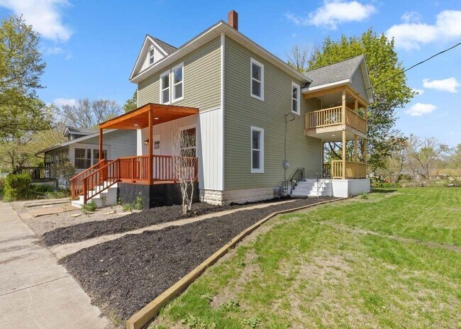 Building Photo - 182 S Shore Dr