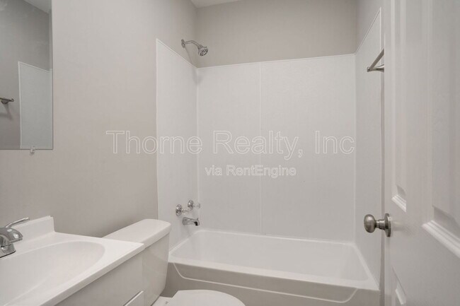 Foto del edificio - 336 Coleman Ave