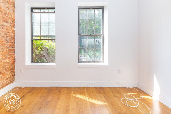 Building Photo - 253 Stanhope St