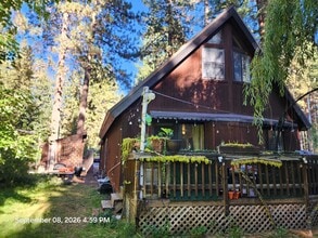 Building Photo - 493 Brassie Ave
