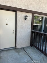 Building Photo - 318 Miraleste Dr