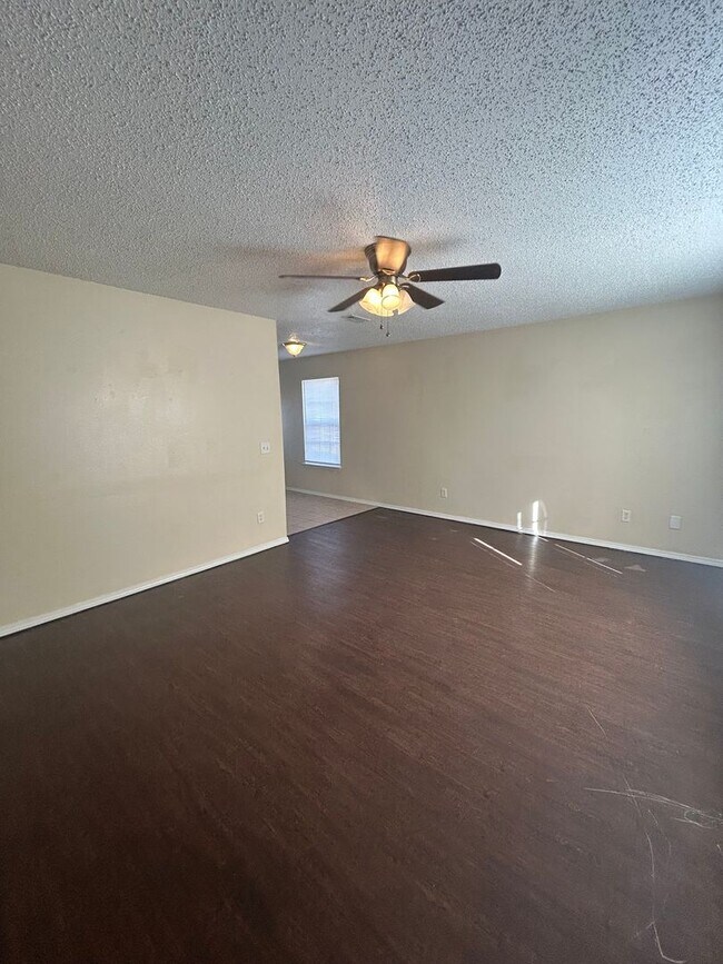 Foto del edificio - 3400 SW Landau Ct