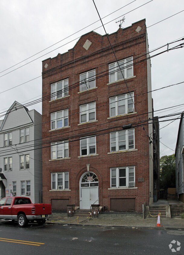 Foto del edificio - 185 Garfield Ave
