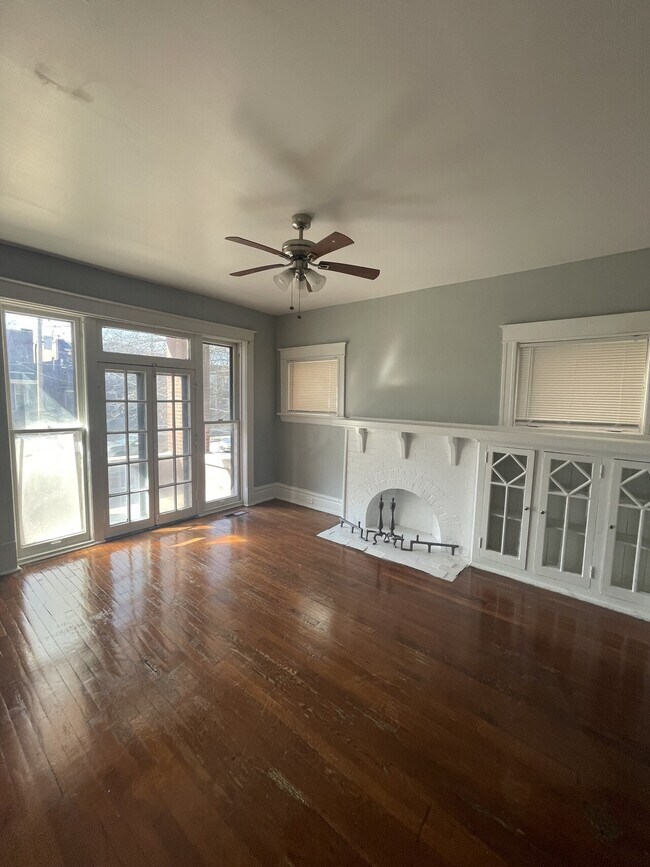 Building Photo - 6003
