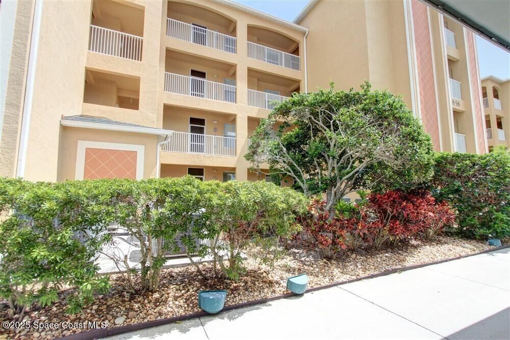 Foto principal - 6858 Toland Dr