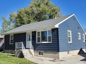 Building Photo - 609 N 5th Ave