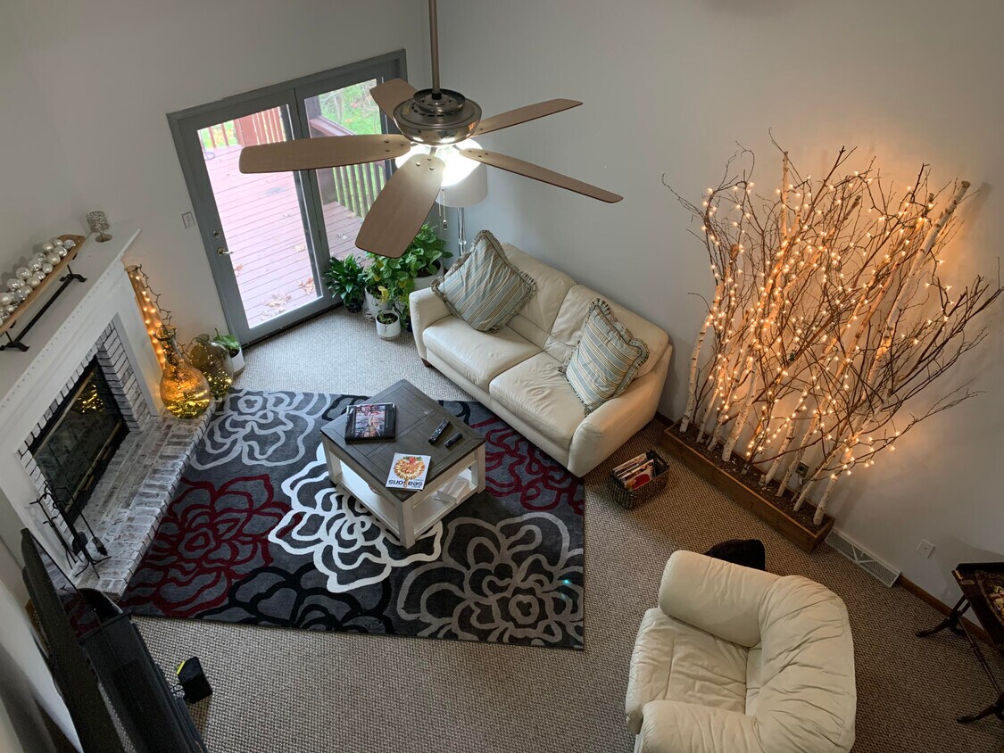 Foto principal - 107 Hollyridge Ln