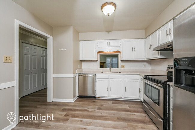 Foto del edificio - 4565 Marlwood Way