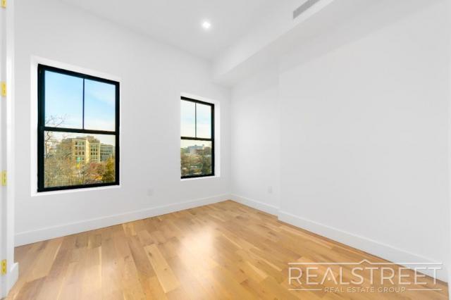 Foto del edificio - 3 bedroom in BROOKLYN NY 11211