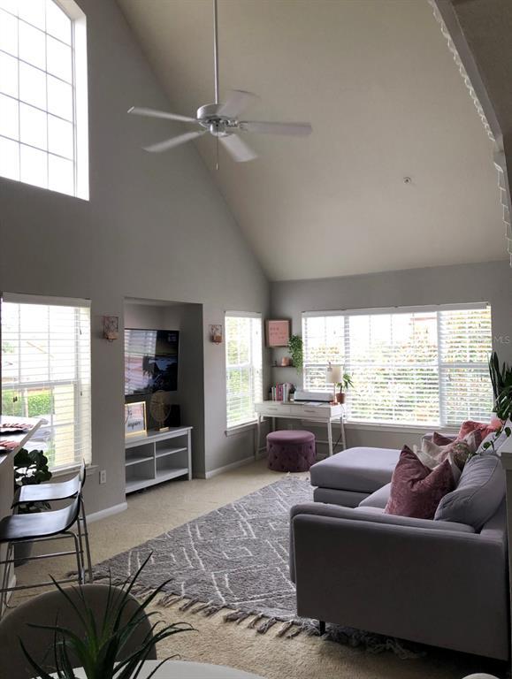 Foto del edificio - 9061 Lee Vista Blvd