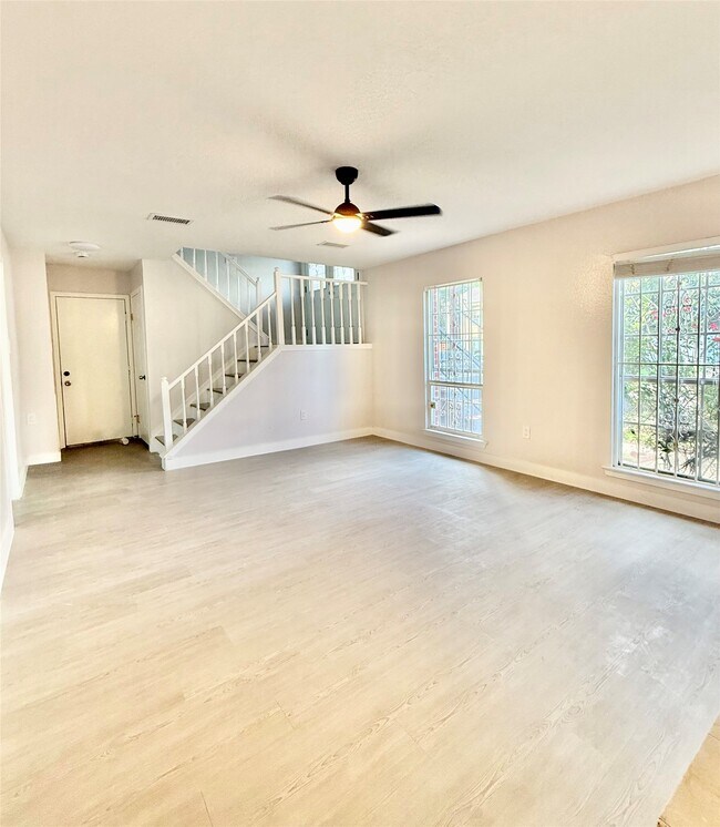 Building Photo - 12210 Cliffgate Dr