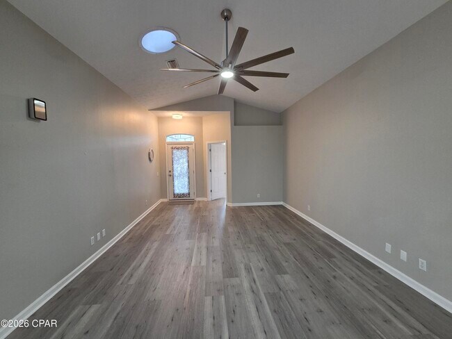 Foto del edificio - 5810 Sunset Ave