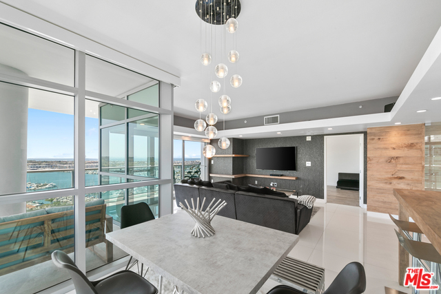 Foto del edificio - 13700 Marina Pointe Dr