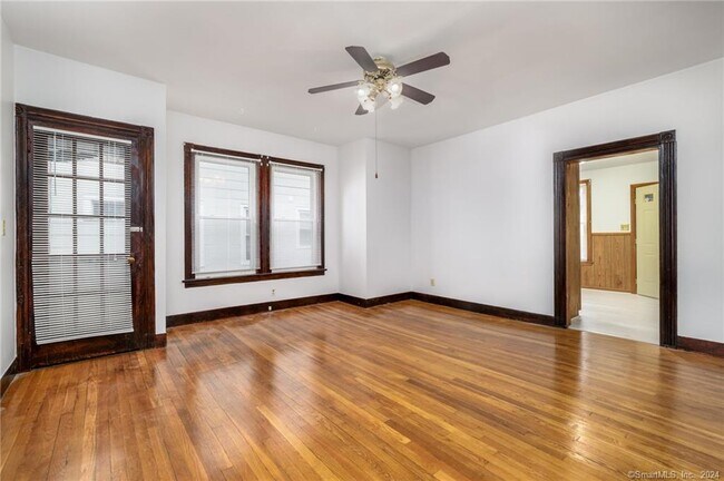 Building Photo - 212 Prospect Ave