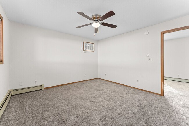 Building Photo - 804 S Charlotte Ave